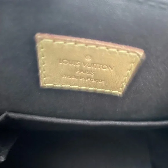 ⭐️ SOLD ⭐️ Louis Vuitton - Vernis Bellevue PM in Amarente - Picture 9 of 12